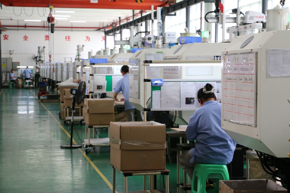 Taller de producción de productos para estaciones meteorológicas