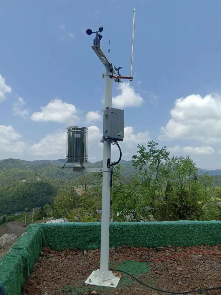 Estaciones meteorológicas remotas de monitoreo de precipitaciones en áreas montañosas